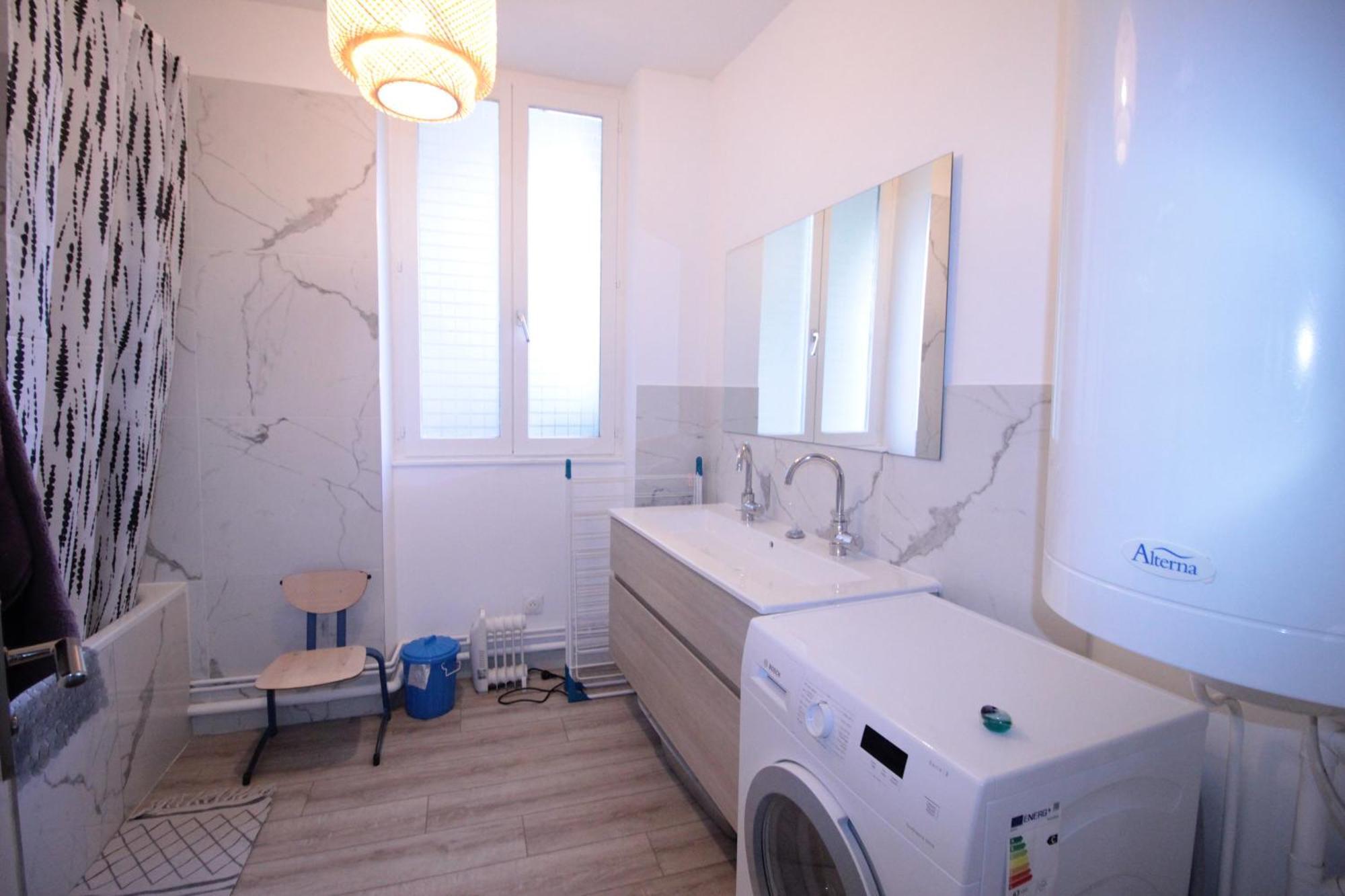 Logement Neuf "Meuse" - Hyper Centre - Parking Proche - Proche Gare - 4 Chambres - Terrasse Couverte - Wifi ! Gere Par Prestazen'Services Verdun Exterior foto