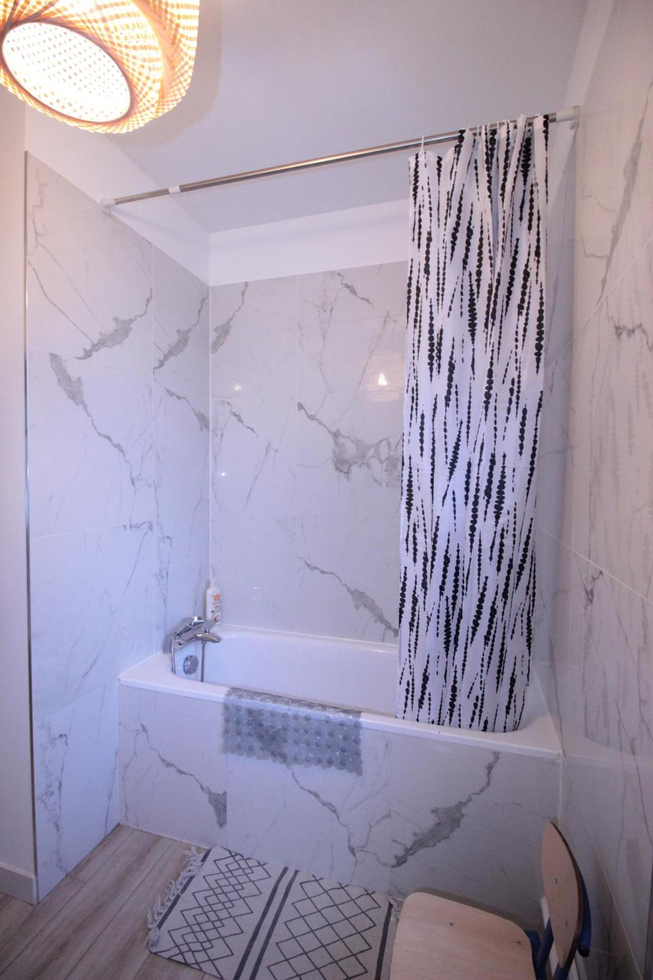 Logement Neuf "Meuse" - Hyper Centre - Parking Proche - Proche Gare - 4 Chambres - Terrasse Couverte - Wifi ! Gere Par Prestazen'Services Verdun Exterior foto